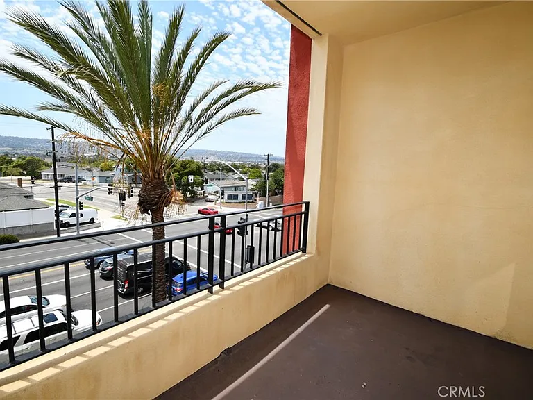 2742 Cabrillo Ave #302 — Photo 16