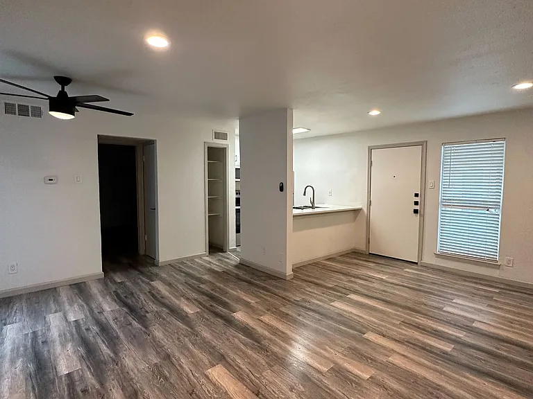 5109 Gaston Ave — Photo 7