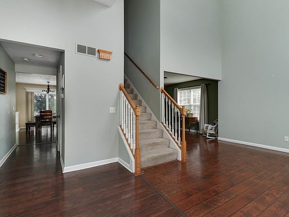 3rd image of 1502 Killarney Ct