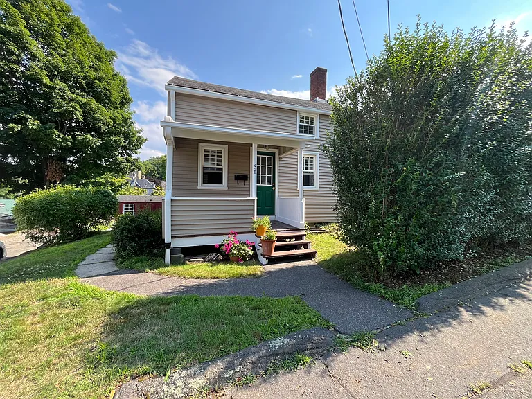 56 Bridge St — Photo 2