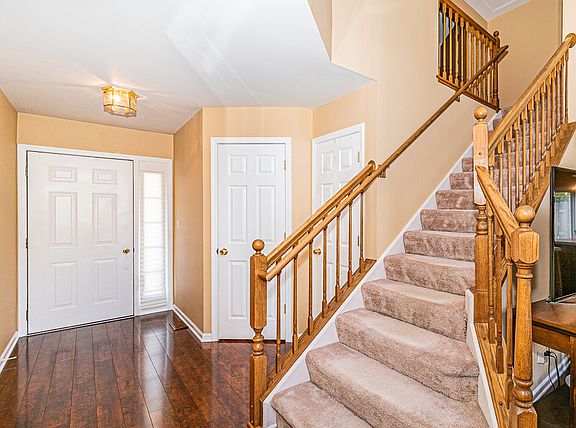 3rd image of 1547 E Chivalry Ct