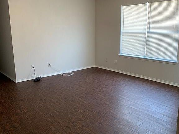 5th image of 8136 Marydean Ave