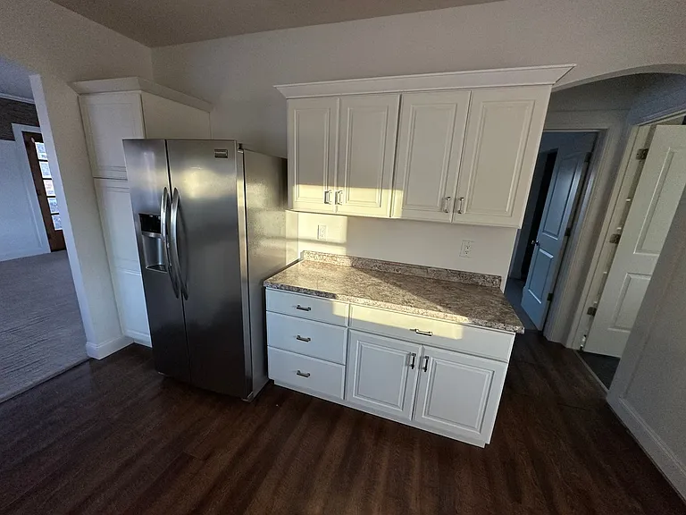 417 Albany Ave NE — Photo 3