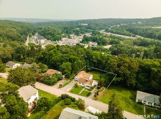 32 Cedar Ln, Uncasville, CT 06382