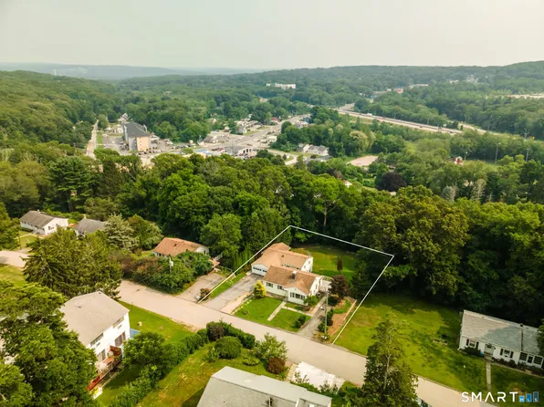 32 Cedar Lane, Montville, CT 06382