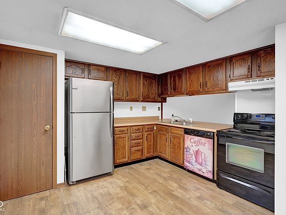 4th image of 1355 Norfolk Cir