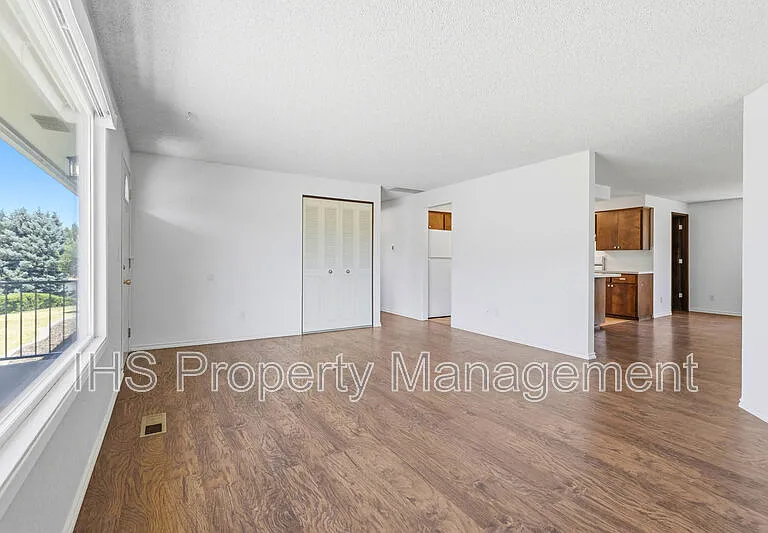 1506 Cimarron Ave — Photo 7