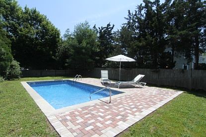 3rd image of 33 Tanners Neck Ln