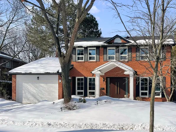 18 Cheval Dr, Toronto, ON M3B 1R6