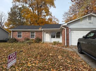 1426 Woodpointe Dr, Indianapolis, IN 46234