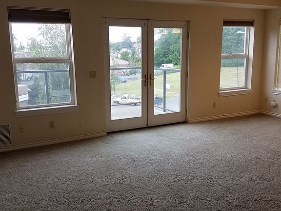 4th image of 5711 Vista Dr #204