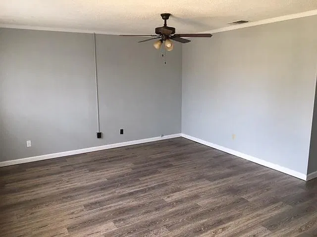 705 Hickory St — Photo 3