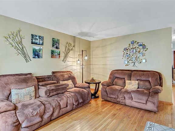 5th image of 2932 Dividend Park Dr