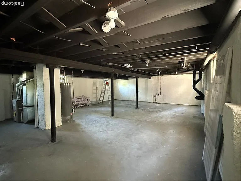 266 W Bennett Ave — Photo 32