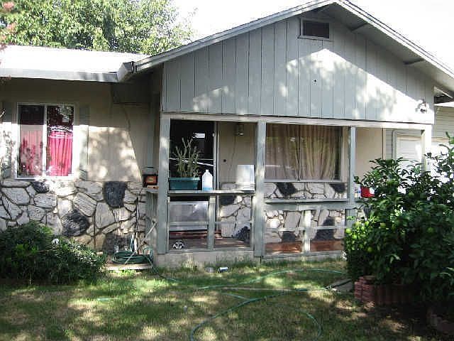 2nd image of 827 Joyce Ave