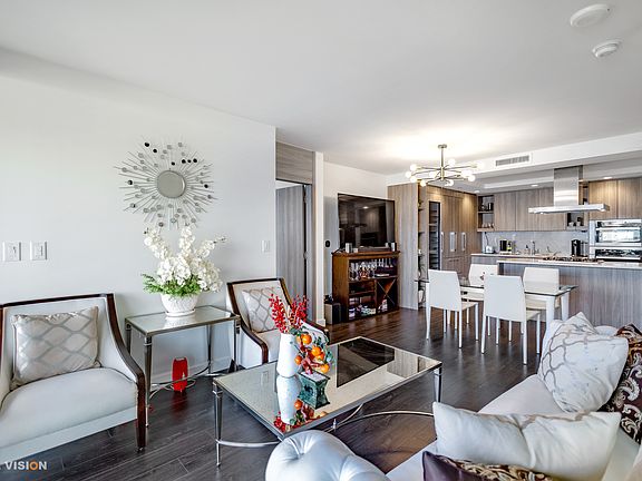 5th image of 1768 Cook St #1009