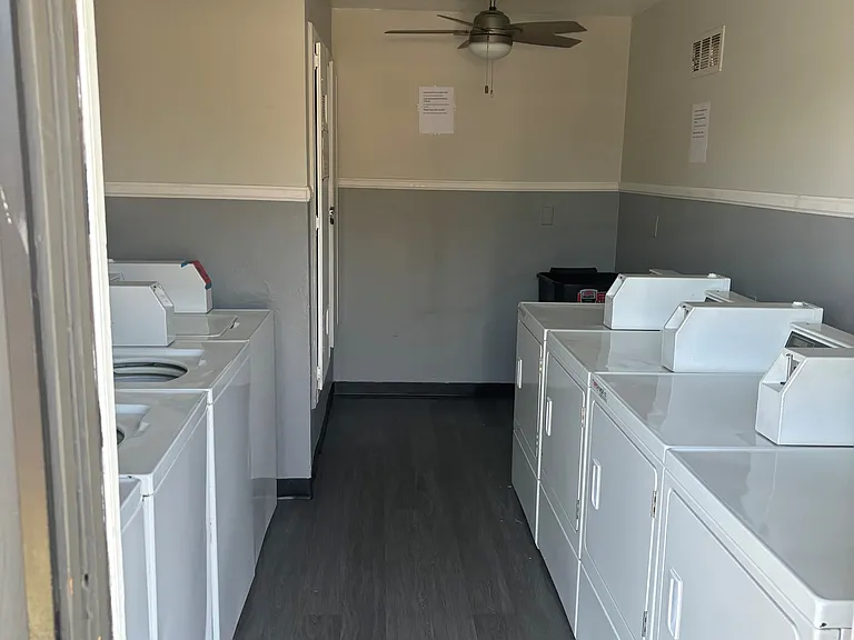 Sunrise Apartments — Photo 6