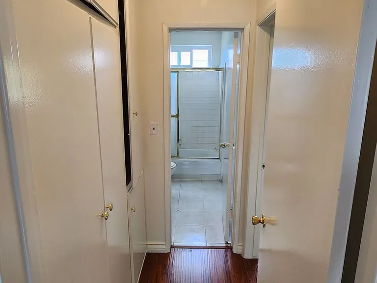 519 N Hayworth Ave — Photo 5