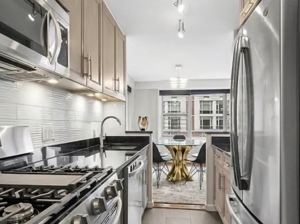 370 East 76th Street image 1 of 6