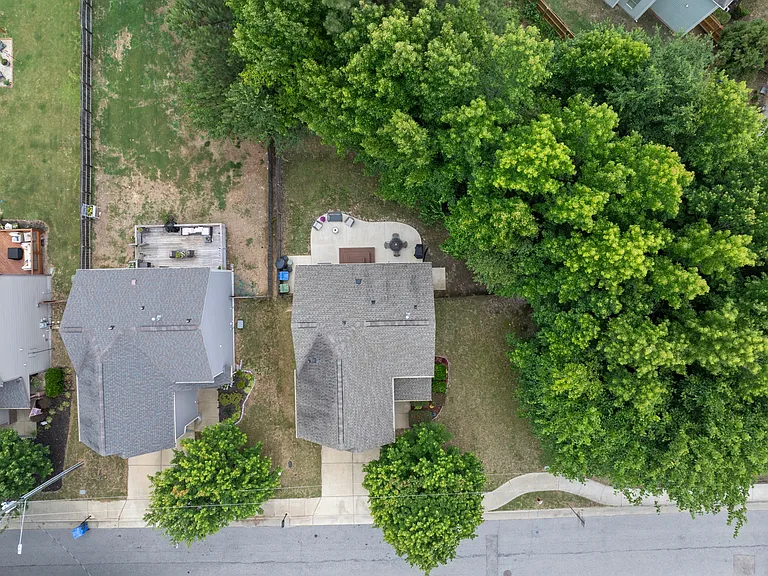 919 Award St — Photo 5