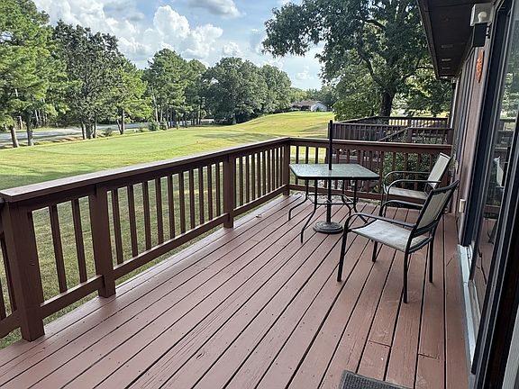 3rd image of 24 Melinda Ln