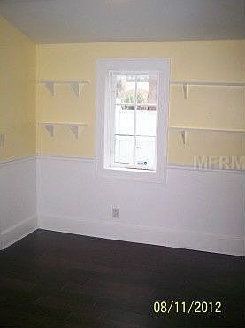 4th image of 121 13th Ave N