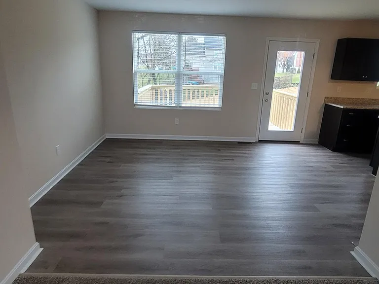 413 Locust St — Photo 3