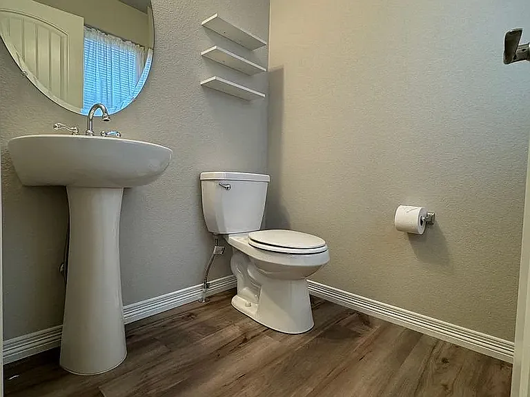 5423 Hammond Dr — Photo 6
