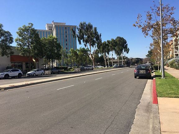 4th image of 2050 Camino De La Reina Unit 205