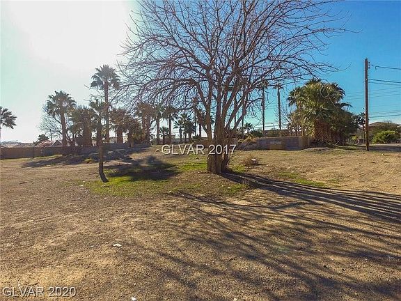 5th image of 3302 W Craig Rd