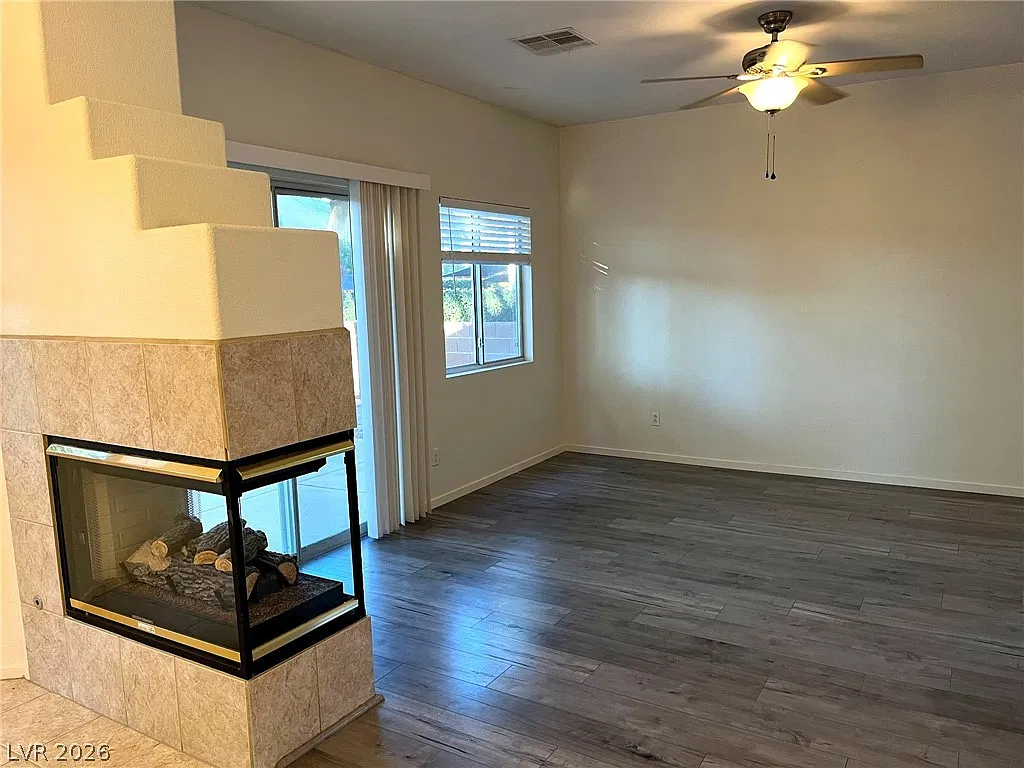3 bed, 2.5 bath, 1687 sqft, $2,225 — Photo 3