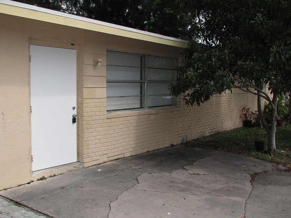 1st image of 3195 Prince Dr