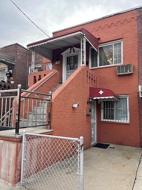 1st image of 1562 E 91st St