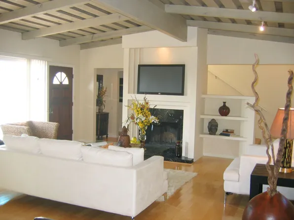 14210 Mulholland Dr, Los Angeles, CA 90077