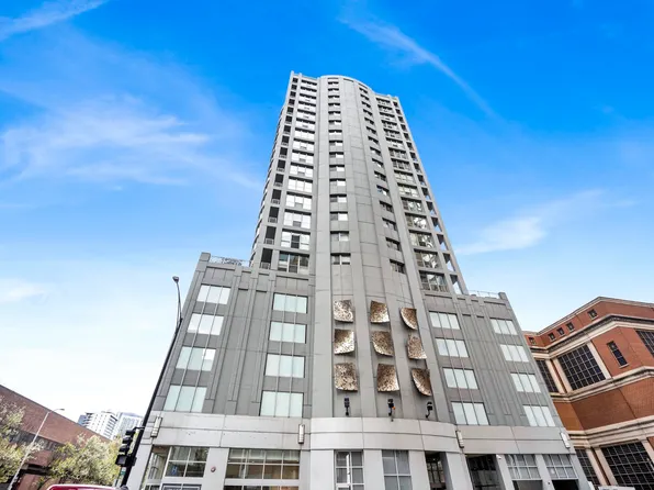 600 N Dearborn St, Chicago, IL