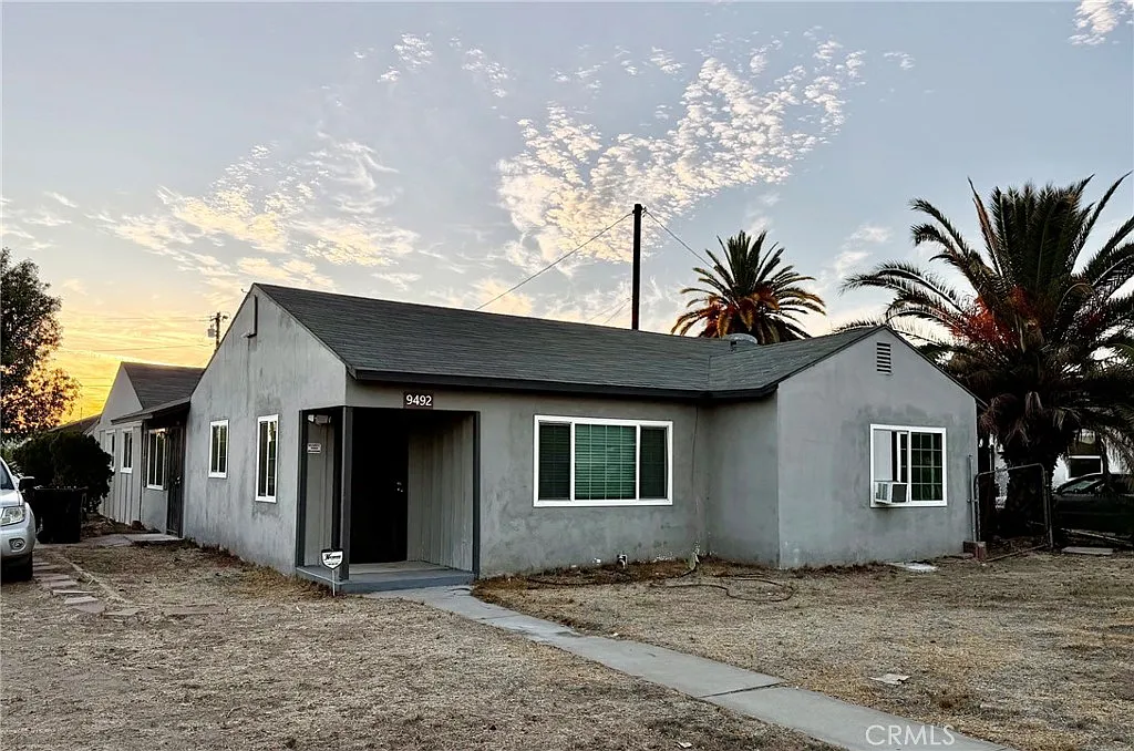 3 bed, 1.5 bath, 1512 sqft, $3,100 — Photo 1