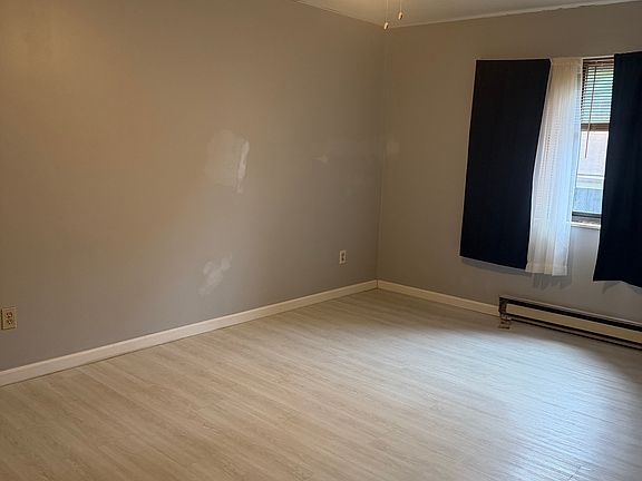 3rd image of 90 Sciota Ave #5