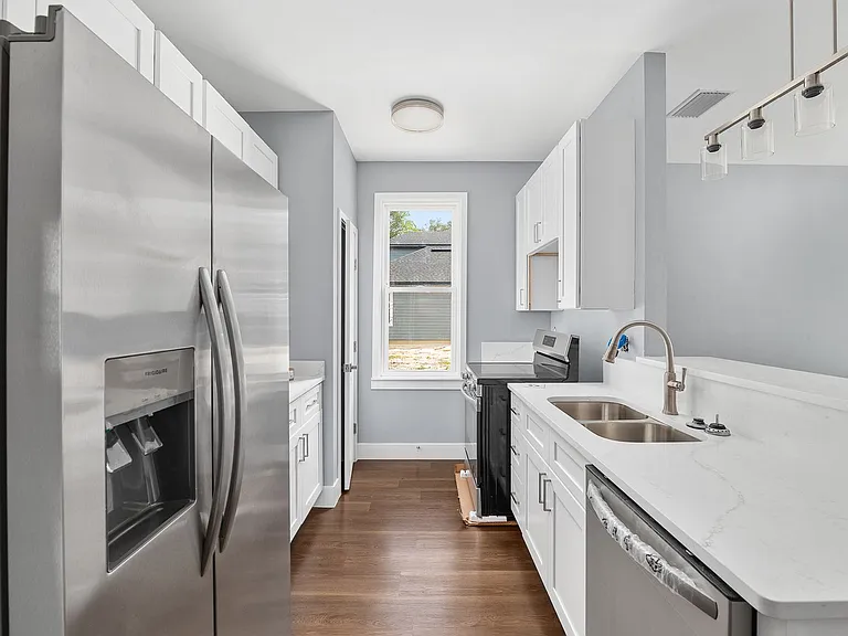 426 NW 3rd Ave — Photo 5