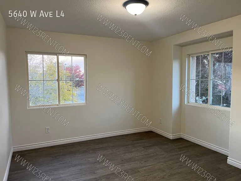 5640 W Avenue L4 — Photo 31