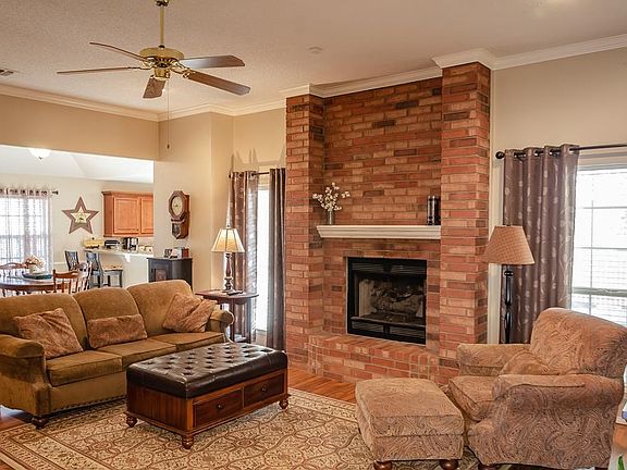 3rd image of 3578 Grandview Dr