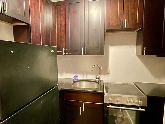 4th image of 54 Eldridge St APT 6A