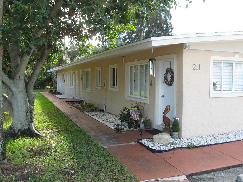 1st image of 211 Pierce Ave #0