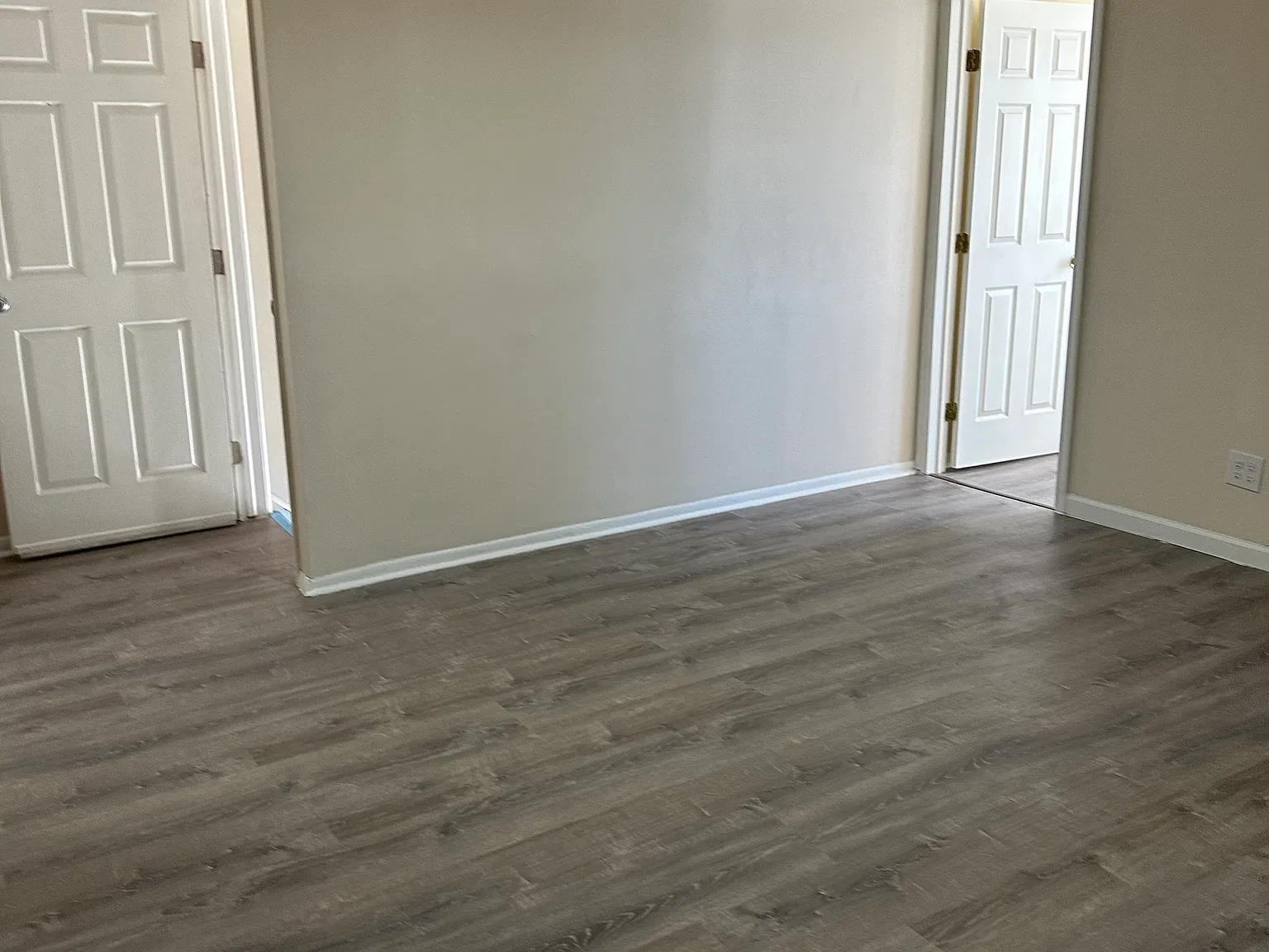 3 bed, 1000 sqft, $1,280 — Photo 2