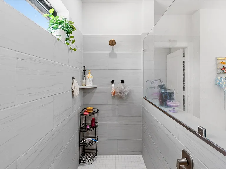 1530 Noble Park Dr — Photo 15