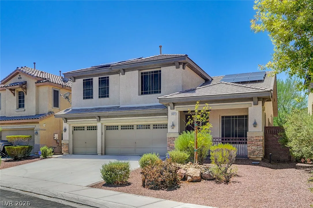 3 bed, 3.0 bath, 2356 sqft, $3,000 — Photo 2