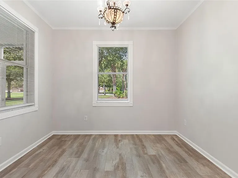 1220 Priory Cir — Photo 18