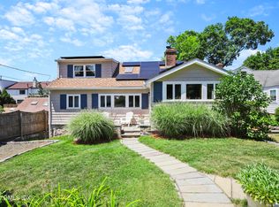 23 Almira Dr, Greenwich, CT 06831