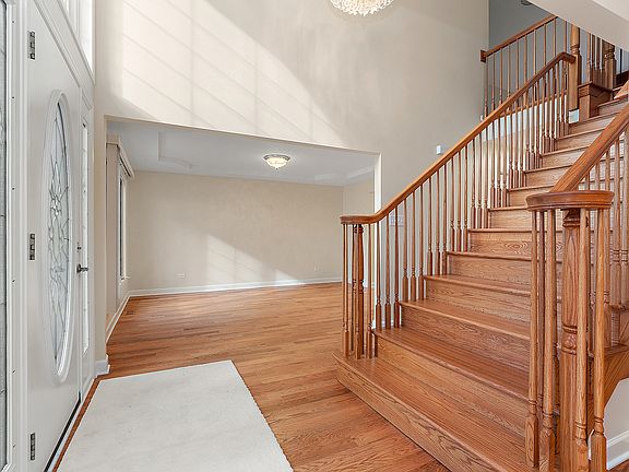 3rd image of 18829 Rosewood Ln