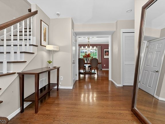 3rd image of 4 Babbitt Rd