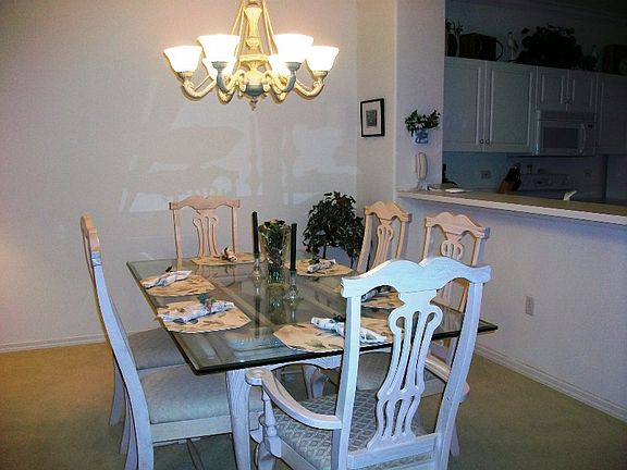 Enjoy dinner parties 